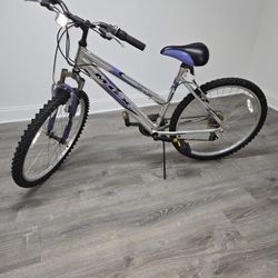 Mongoose MGX Virage 26" Bicycle 