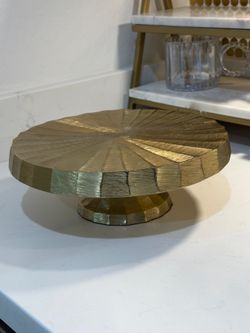 Gold dessert stand