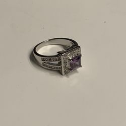 Amethyst & Diamond Cubic Zirconia Ring Beautiful Silver - unique Sparkles beautifully ; A showncase