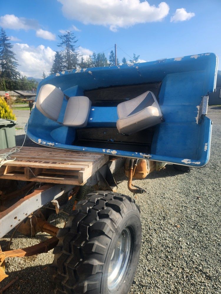 7 1/2 Ft Livingston Fiberglass Boat