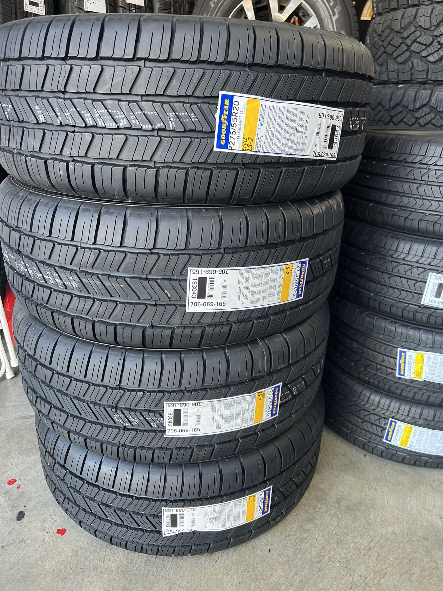 275 55 20 Goodyear Eagle LS-2