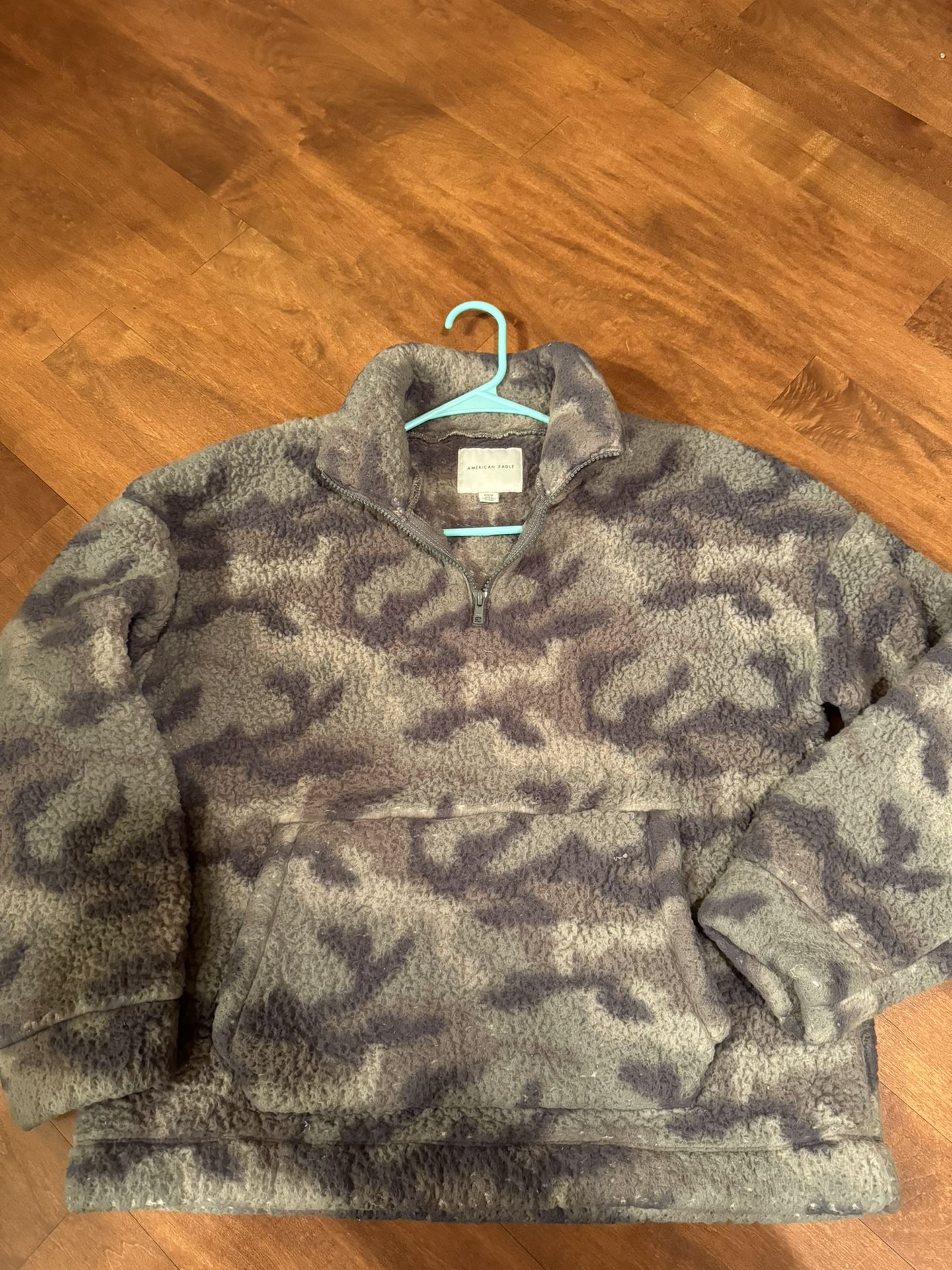 Woman’s American Eagle Sherpa Jacket Shipping Available
