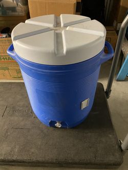10 gallon cooler with cup dispenser