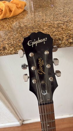 electric guitar very good condition works perfect 140 Equphone electric guitar very good condition works perfect 140