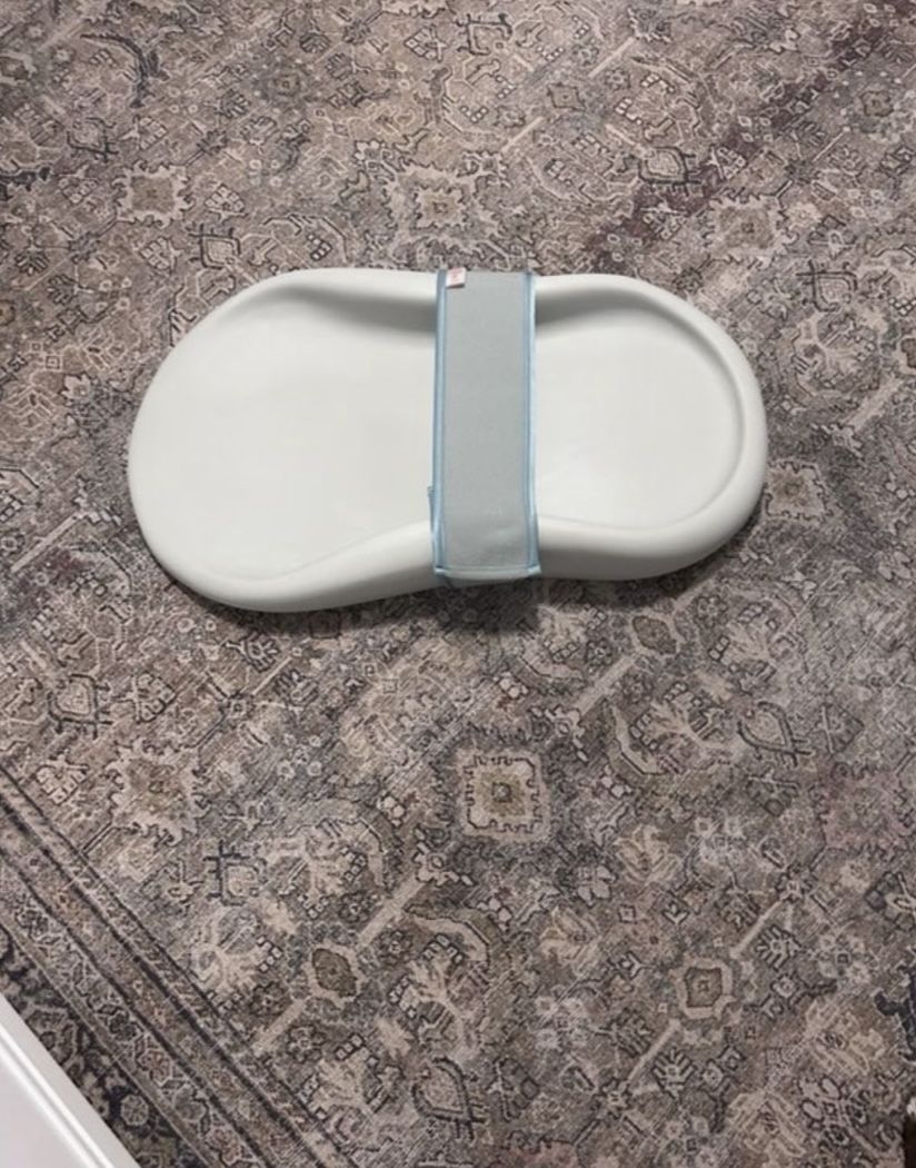 MOVI Contoured Diaper Changing Pad