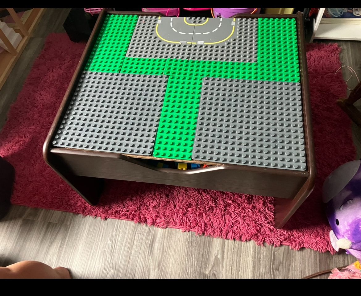 Reversible Train And Lego Duplo Table 
