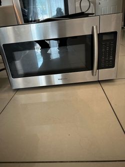 Like new Samsung microwave