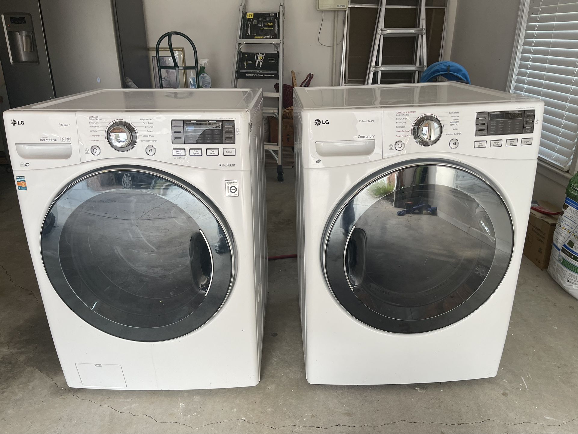 LG Smart Washer and Dryer Combo with Steam and Sensor Dry - White - Like New