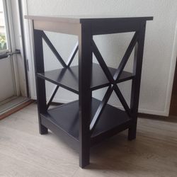 Living Room Black Table For Books/Deco/Plants Gently Used H24 In X W16 In Good Condition 