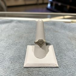 14K Women’s Heart Ring With Diamonds Size 8.5 