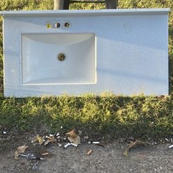 Sink Para Baño De Mármol , Medidas 36.5. X. 18.75 Pulgadas En Mesquite,Texas, $ 30 Dlls