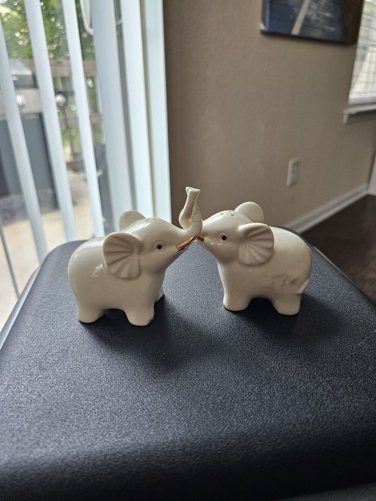 Lenox Elephant Salt And Pepper Shakers. Unused.