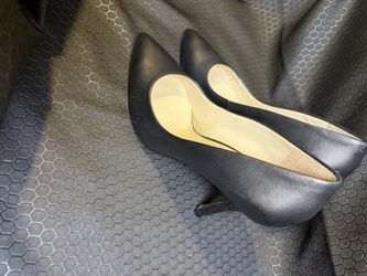 Nine West Black Leather pointed toe stiletto pumps