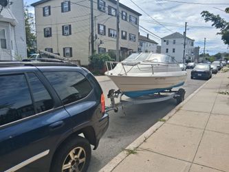 19' bayline cabin cruise  white  runs and drives