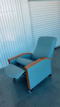 Nemschoff Consoul Reclining chair
