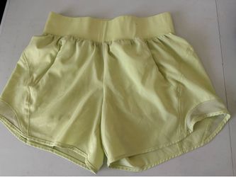 Women’s shorts small