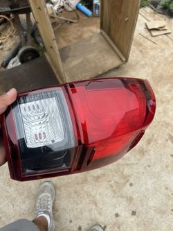 2020 tacoma taillights