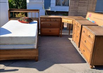 5 piece Bedroom Set