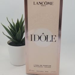Lancôme 

Idôle Le Parfum Refillable

1.7 fl (SEALED)