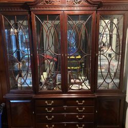 Large 4 Door Mahogany Thomasville Vintage China Cabinet