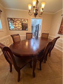 Dining room table w/6 chairs