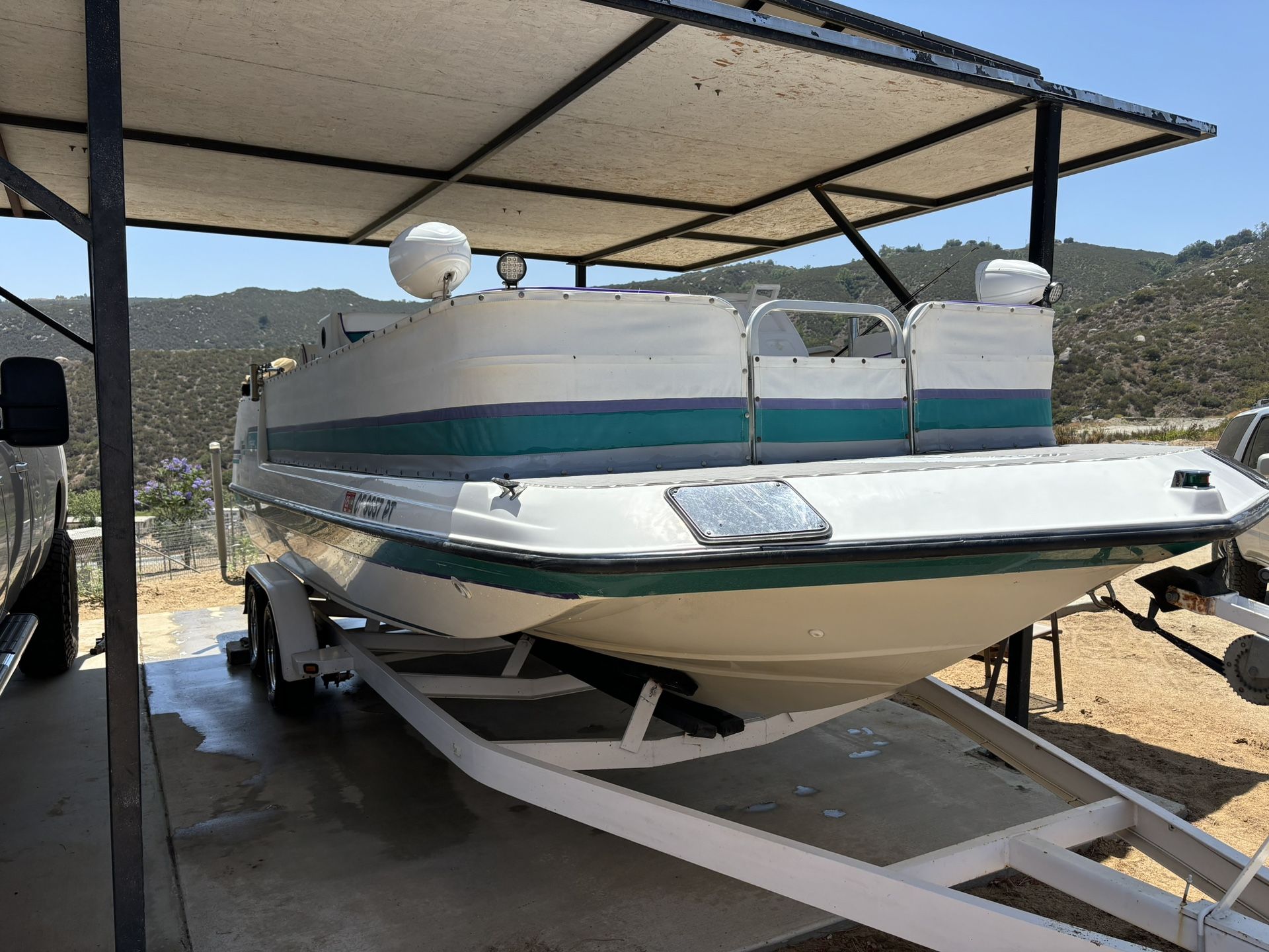 1992 23’ Hurricane