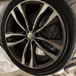 Set of 4 Tires – 245/40R19 (Like New)