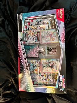 Pokémon Prismatic Evolutions Premium Figure Collection
