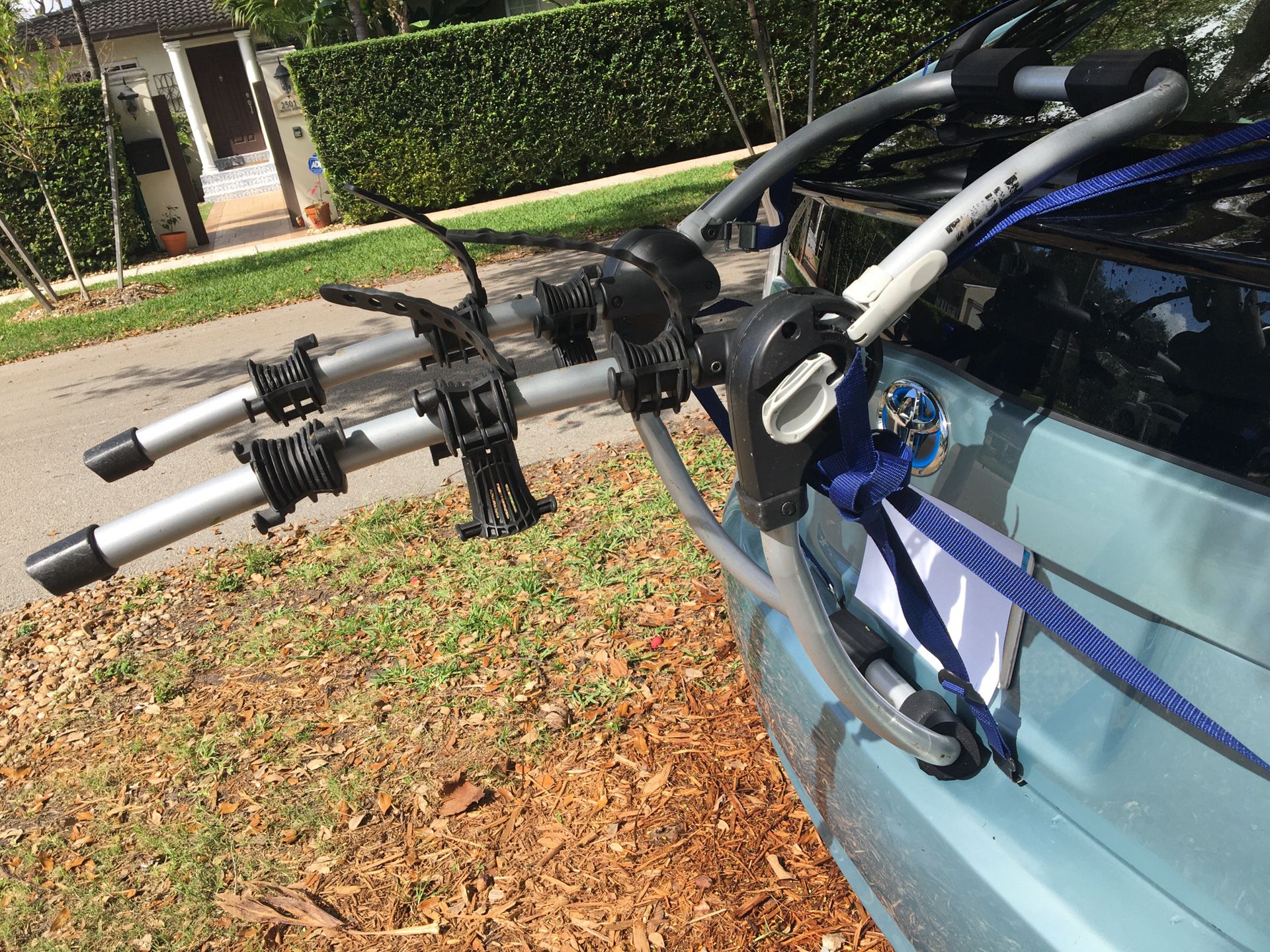 THULE Bike rack trunk mount