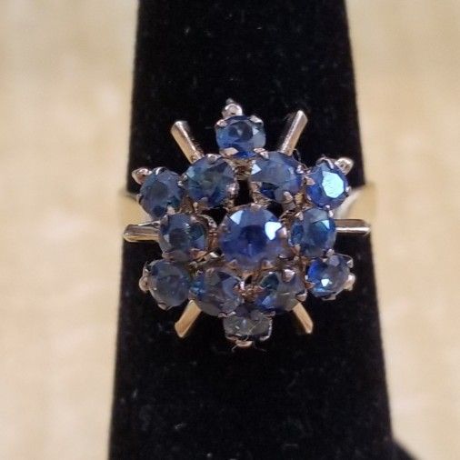 18kt. Cluster Gemstone Ring.