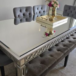 Beautiful Glass Dinning Set 