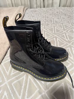 Women’s  Doc Marten size 8