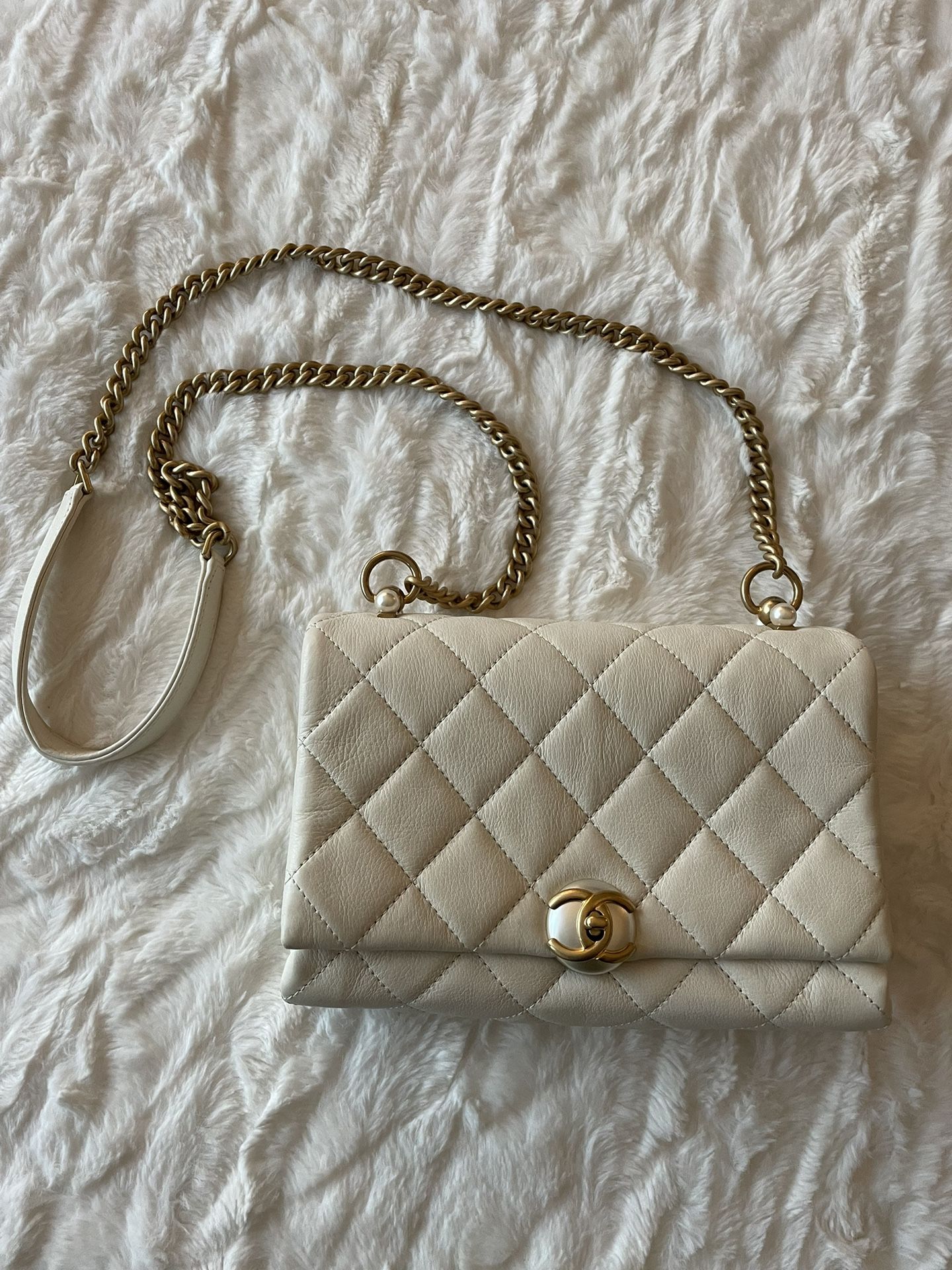 Authentic Chanel Ivory bag with pearls - NEW