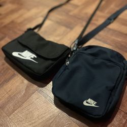 Nike Heritage Cross Body Bags.