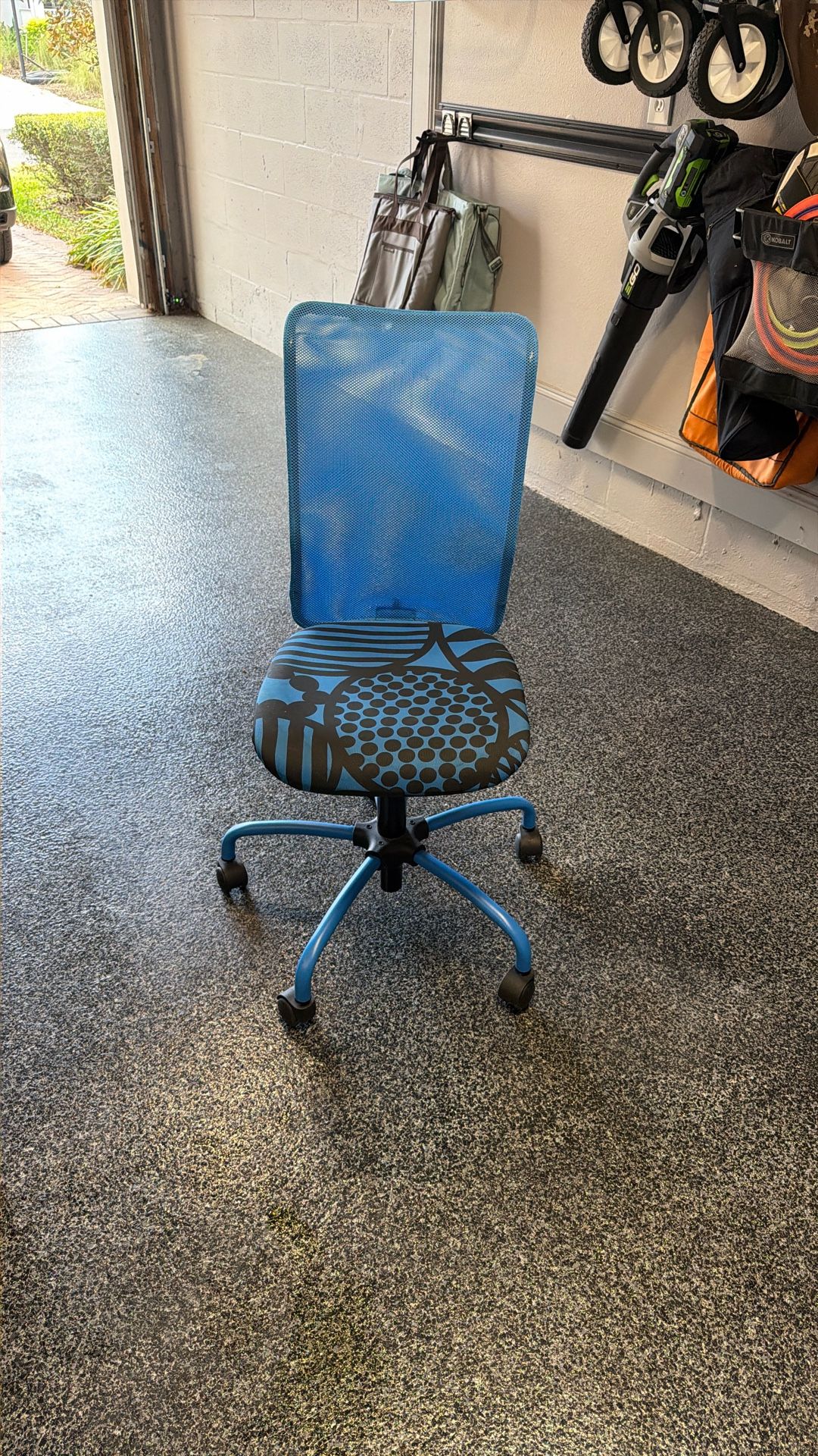 Desk Chair Blue Black Color swivel Seat 