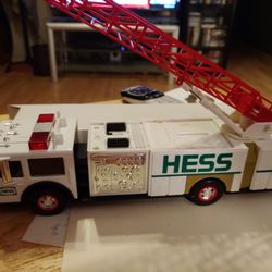Hess Oil 1998 Collectable Toy Truck With Bank