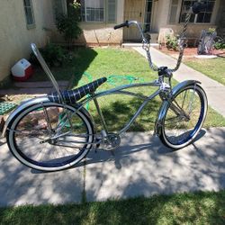 Beautiful Lowrider Bike 26 Inch for Sale in Victorville, CA - OfferUp
