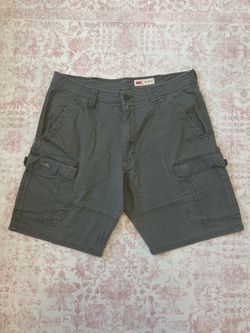 Wrangler Men's Gray Cargo Shorts with Utility Pockets - W36