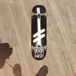 Deathwish Skateboard Complete Almost New 