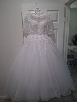 Wedding Dress Paid 2000 Negotiable Barter!