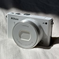 Nikon 1 J4 Mirrorless Digital Camera 
