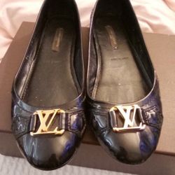 Luis Vuitton Flats Black Dropped Price To 300