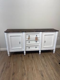 Solid Wood Buffet/Dresser