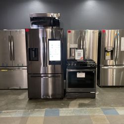 3 Piece Appliance Bundle Deal Microwave Refrigerator Stove‼️‼️