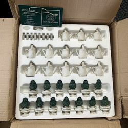 NEW Hen-Feathers Topiary and Watering Can Chess and Tic-Tac-Toe game set.