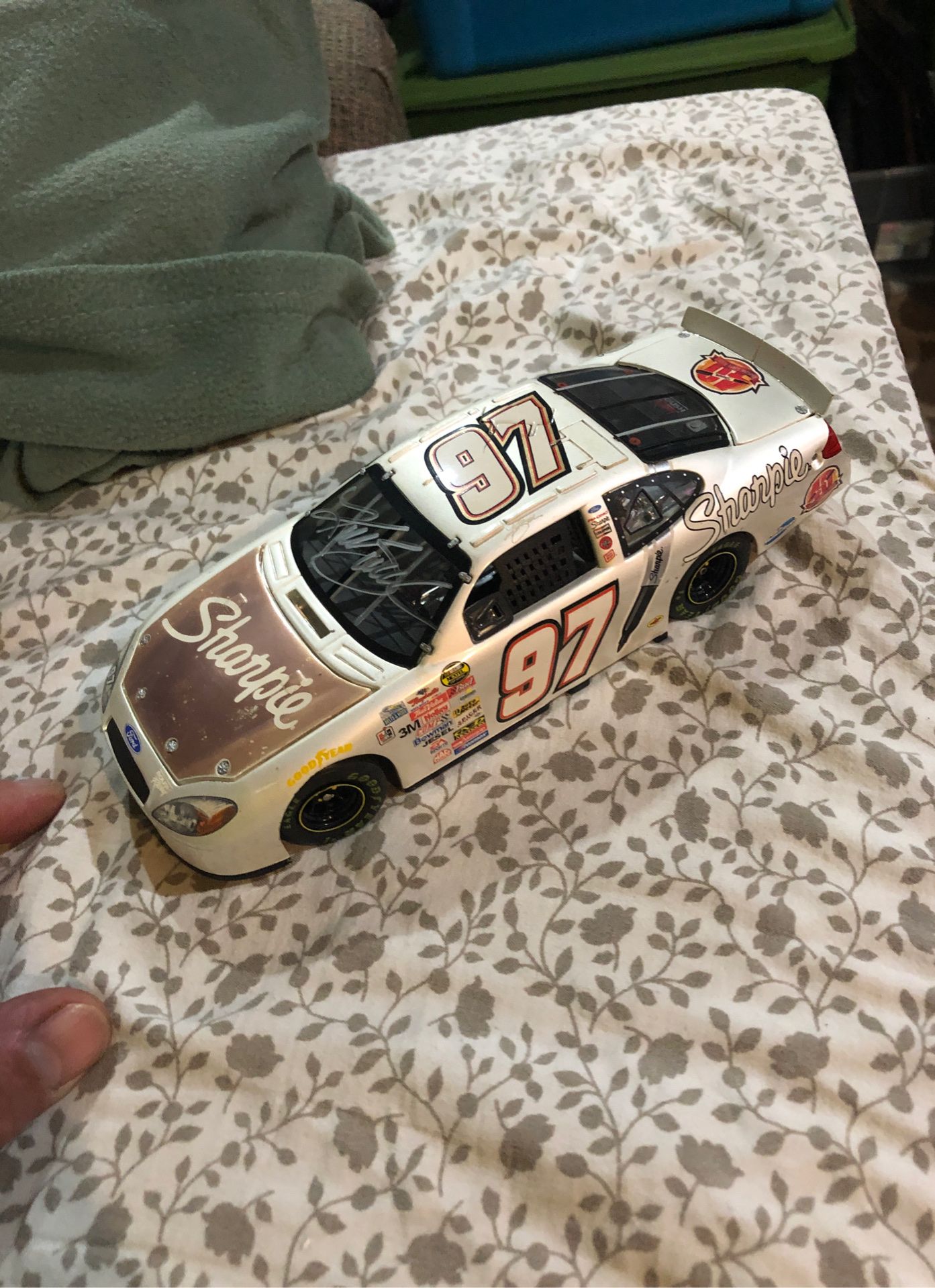 Kurt Busch autograph car