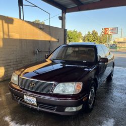 1999 Lexus LS 400