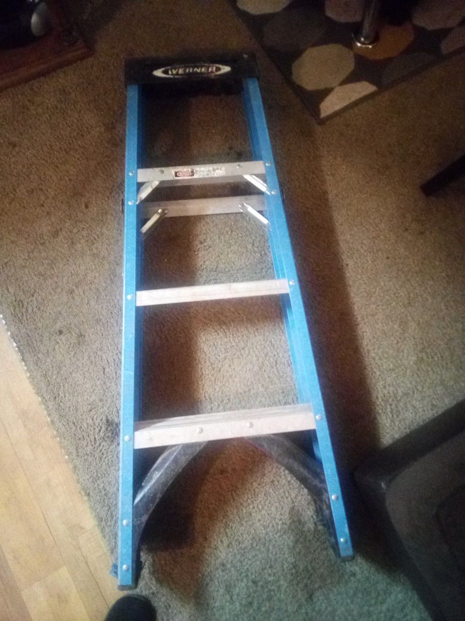 4 ft Fiberglass Ladder