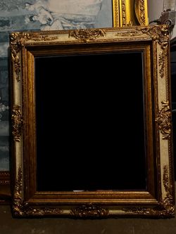Gold Wall Picture Frame - x3 (Gold-Leaf Ornamental, Antique, Medium)