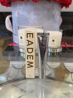 EADEM  Le Chouchou Exfoliating + Softening Peptide Lip Balm